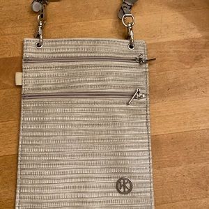 Great pouch for hands free travel shop hike